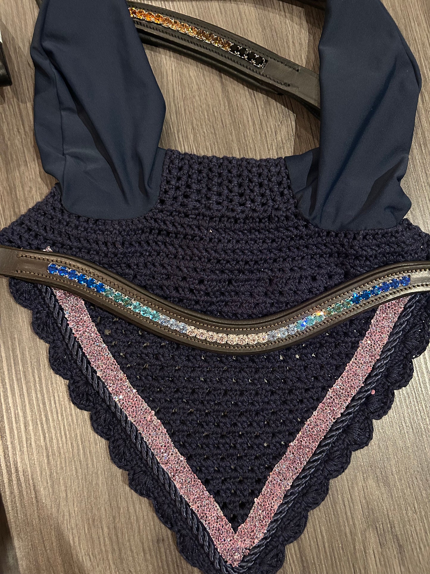 Short tie down fly veil