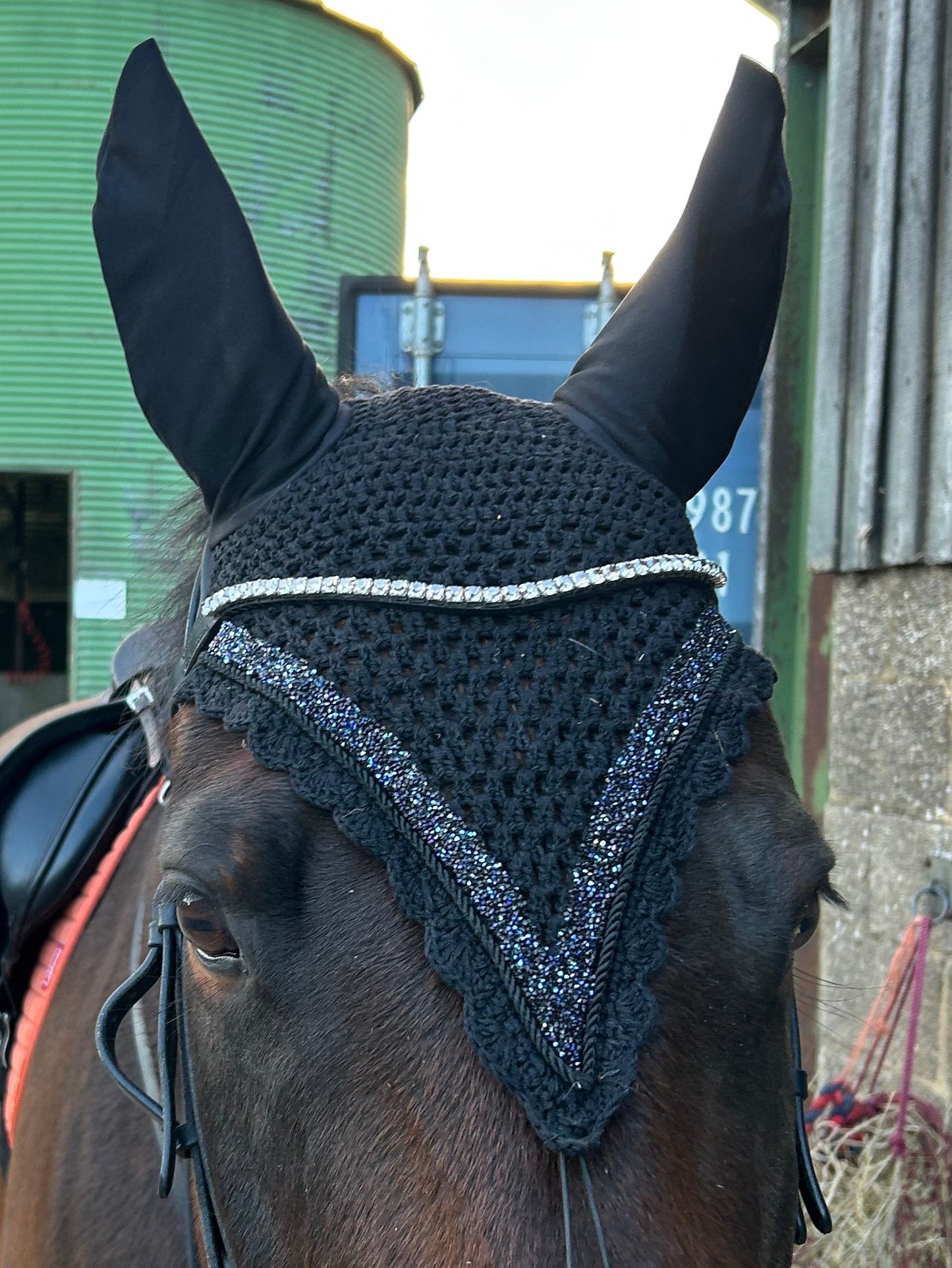 Long tie down fly veil